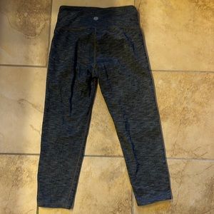 Grey Heather Athleta capris size XS